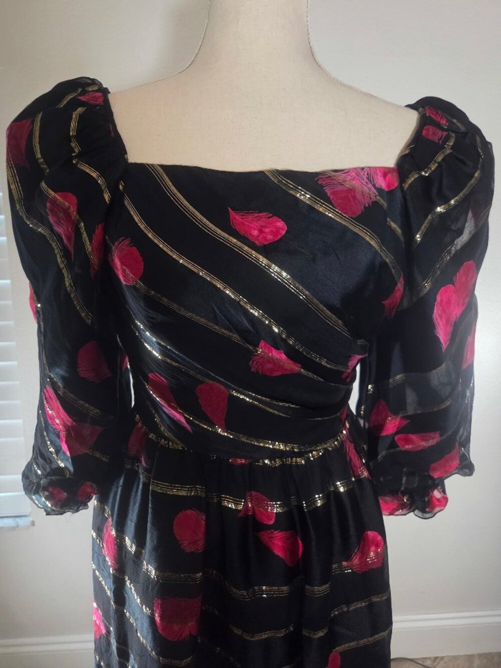 VTG Diane Dickinson Saks Fifth Avenue Vintage Silk Feather Print Dress 6